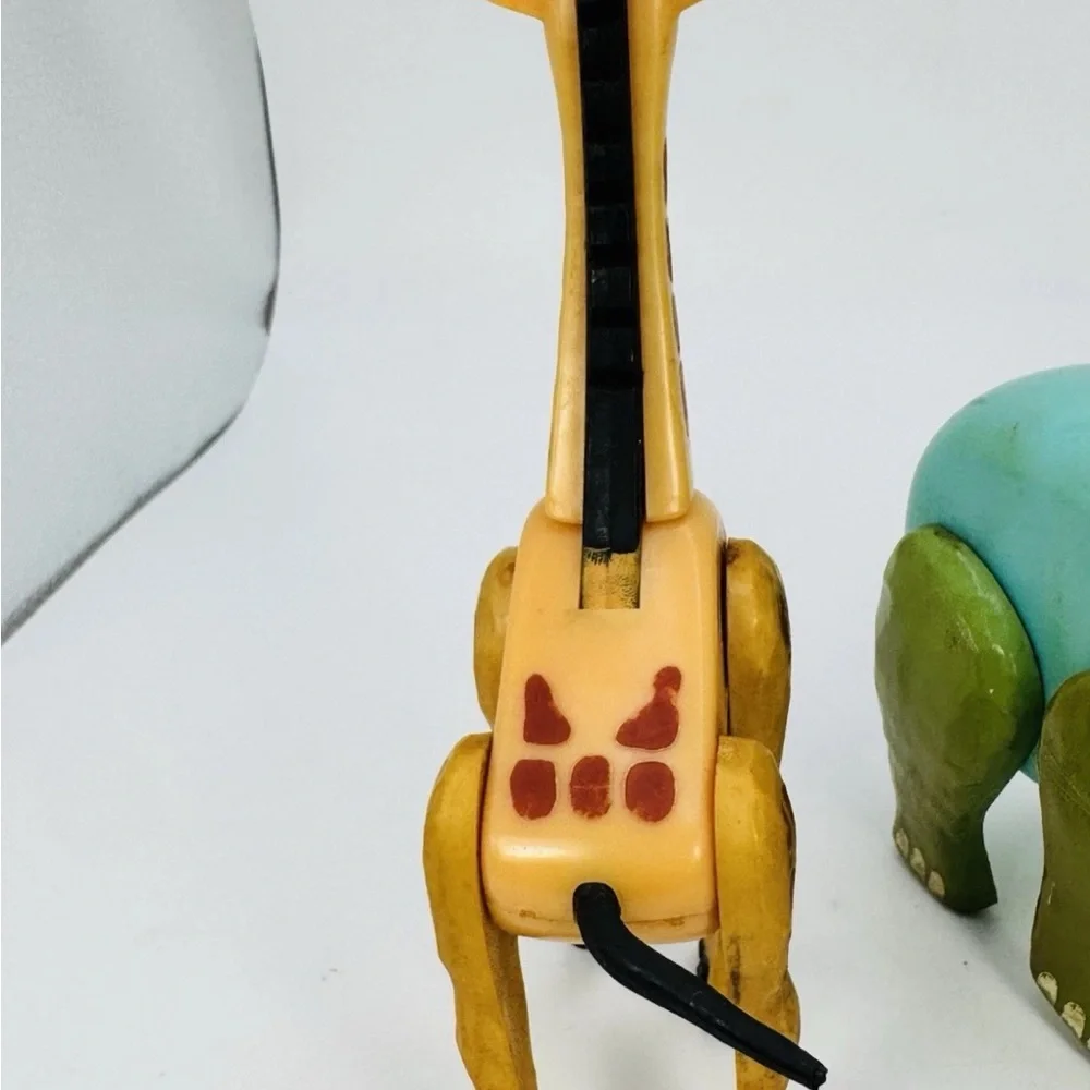 VTG Fisher Price Little People Poseable Blue Elephant And Giraffe READ ISSUES